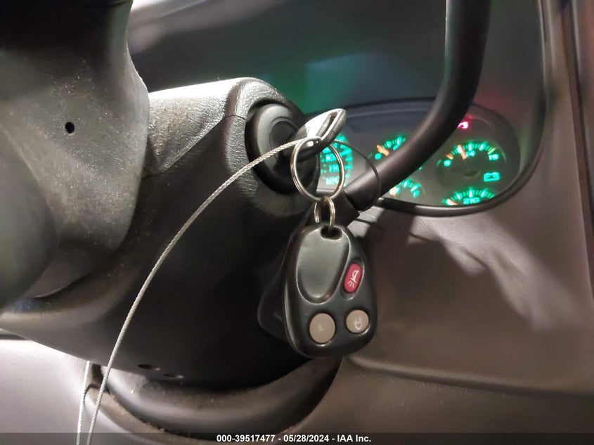 2004 Chevrolet Silverado 1500 Z71 VIN: 2GCEK13T741292719 Lot: 39517477