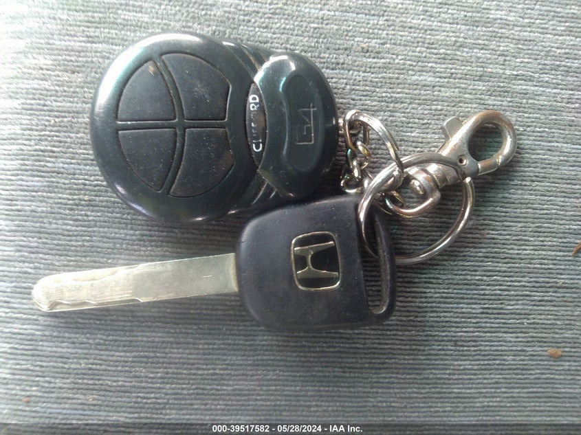 2004 Honda Odyssey Lx VIN: 5FNRL18544B060391 Lot: 39517582