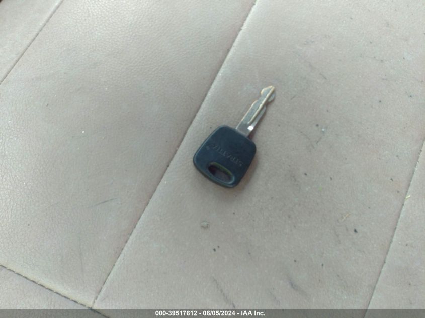 2001 Ford F-150 Lariat/Xl/Xlt VIN: 1FTRX18L51NA15993 Lot: 39517612