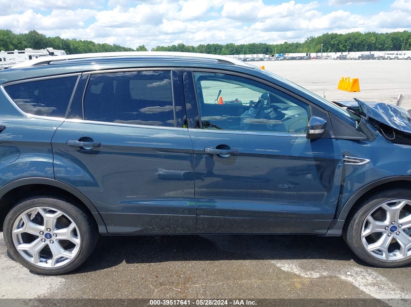 VIN 1FMCU9J93KUB64837 2019 FORD ESCAPE TITANIUM