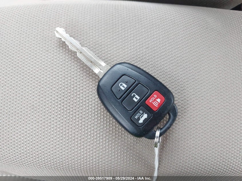 2015 Toyota Corolla Le VIN: 2T1BURHEXFC283586 Lot: 39517909