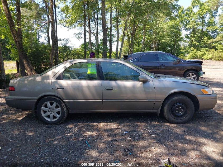 1999 Toyota Camry Le VIN: 4T1BG22K7XU571854 Lot: 39518032