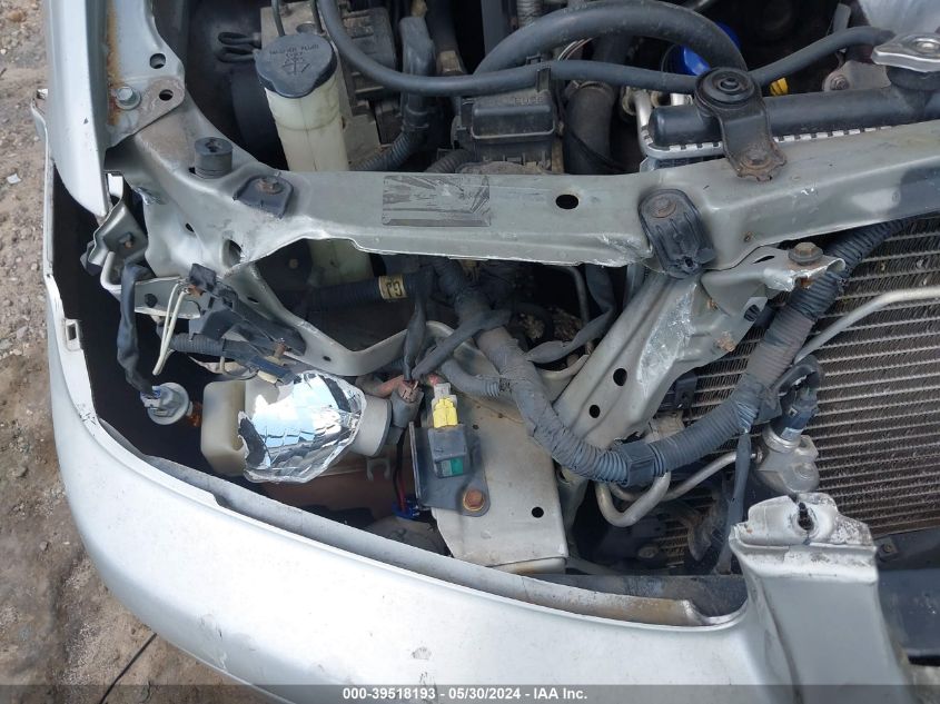 2000 Toyota Camry Le VIN: 4T1BG22K0YU001860 Lot: 39518193