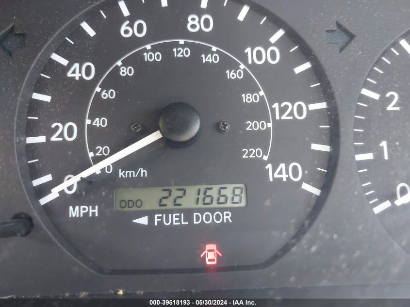 2000 Toyota Camry Le VIN: 4T1BG22K0YU001860 Lot: 39518193