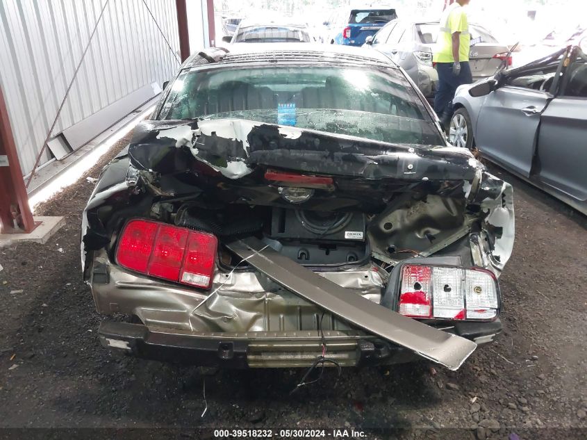 2005 Ford Mustang V6 Deluxe/V6 Premium VIN: 1ZVFT80N655137074 Lot: 39518232