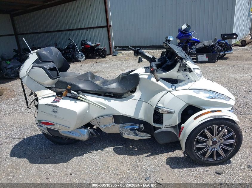 2017 Can-Am Spyder Roadster Rt/Rt-S/Ltd/Sp Series VIN: 2BXNBDD28HV003000 Lot: 39518235