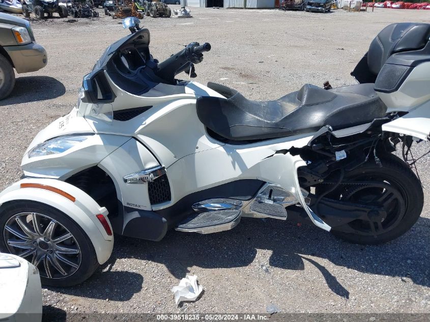 2017 Can-Am Spyder Roadster Rt/Rt-S/Ltd/Sp Series VIN: 2BXNBDD28HV003000 Lot: 39518235