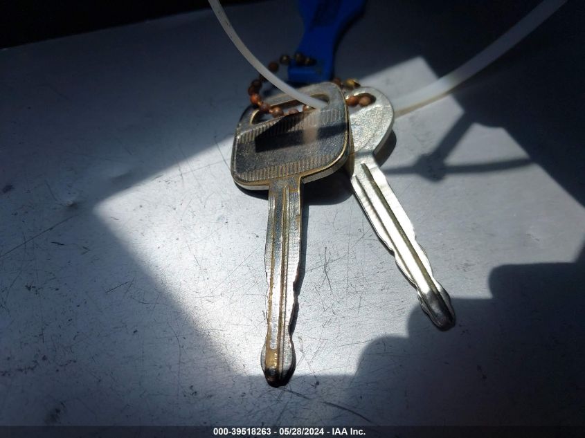 1992 Toyota Camry Le VIN: 4T1SK12E2NU109332 Lot: 39518263