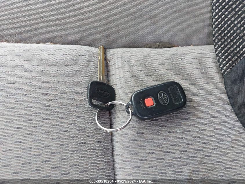 2004 Toyota Camry Le VIN: 4T1BE32K94U830450 Lot: 39518264