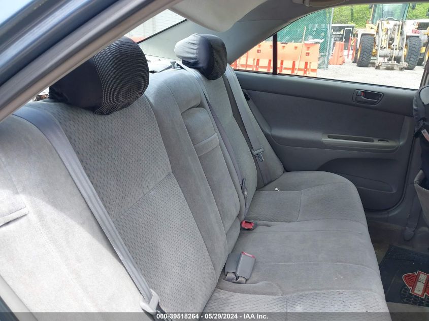 2004 Toyota Camry Le VIN: 4T1BE32K94U830450 Lot: 39518264