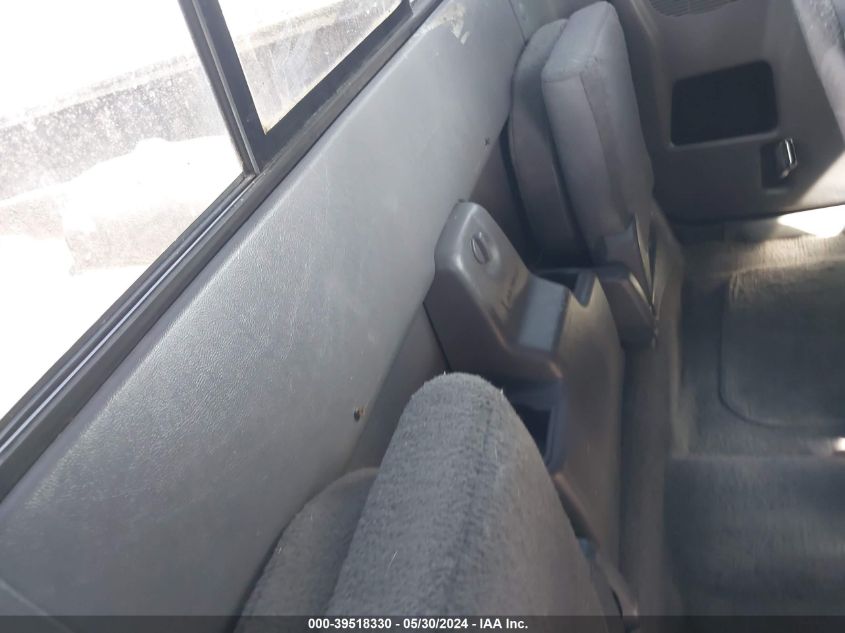 2000 Ford Ranger Xl/Xlt VIN: 1FTZR15V6YTB15235 Lot: 39518330