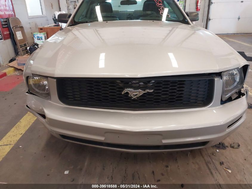 2007 Ford Mustang V6 Deluxe/V6 Premium VIN: 1ZVFT80NX75273422 Lot: 39518588