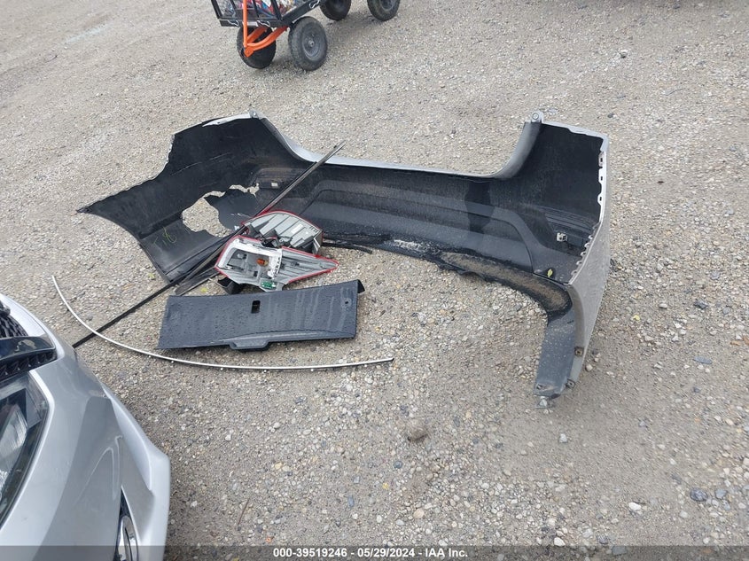 2017 Nissan Sentra Sl VIN: 3N1AB7AP0HY217703 Lot: 39519246