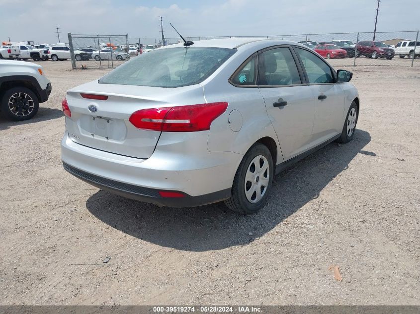 2018 Ford Focus S VIN: 1FADP3E27JL303033 Lot: 39519274