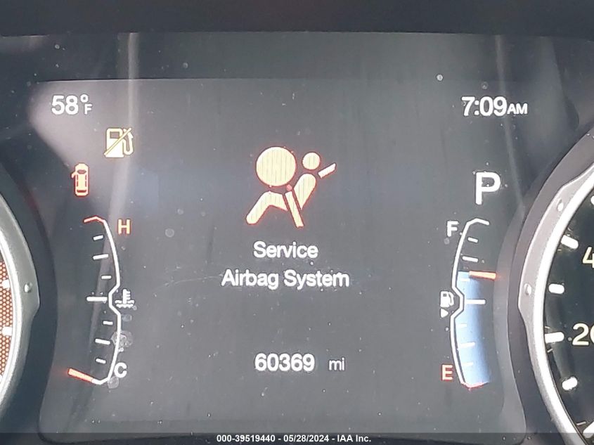 2018 Jeep Compass Latitude 4X4 VIN: 3C4NJDBB4JT256381 Lot: 39519440