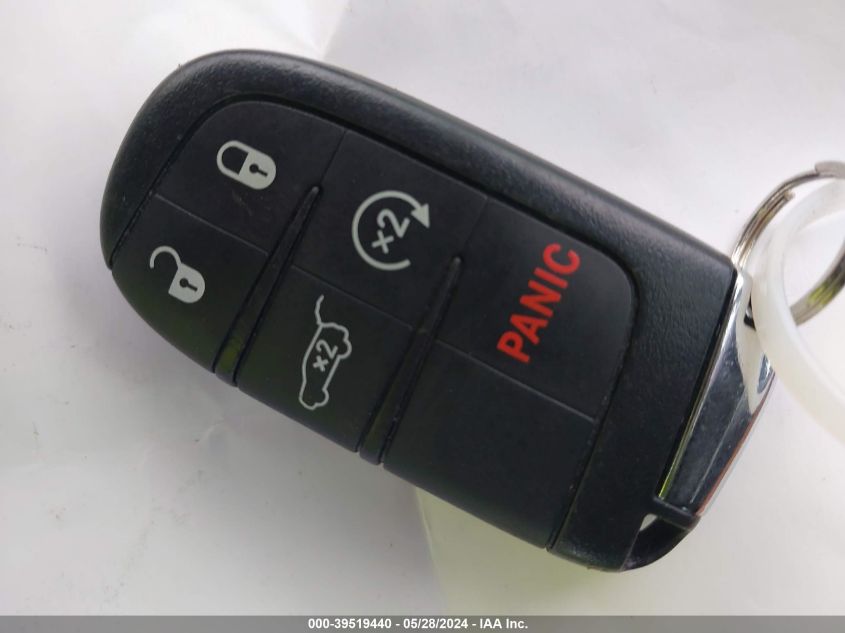 2018 Jeep Compass Latitude 4X4 VIN: 3C4NJDBB4JT256381 Lot: 39519440