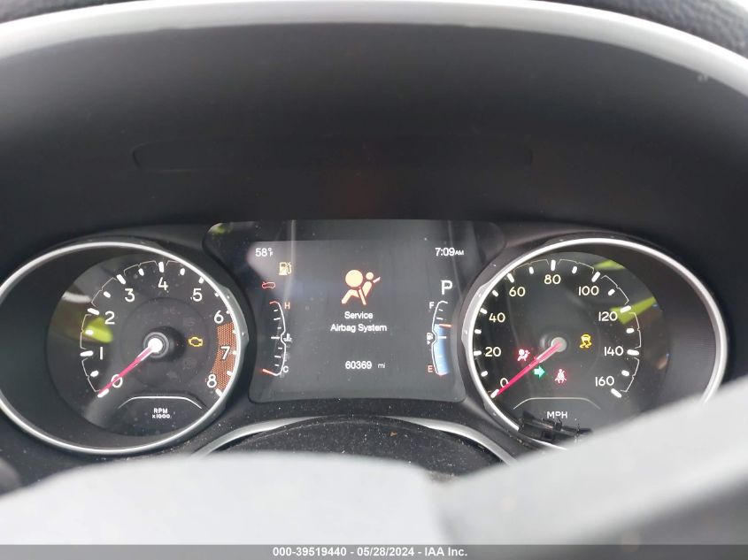 2018 Jeep Compass Latitude 4X4 VIN: 3C4NJDBB4JT256381 Lot: 39519440