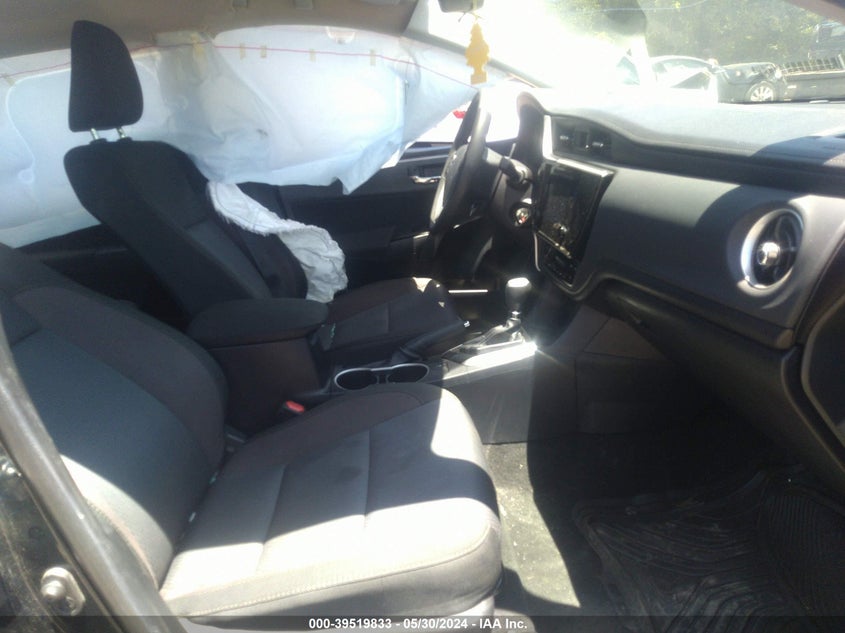 VIN 2T1BURHE0JC018541 2018 TOYOTA COROLLA LE