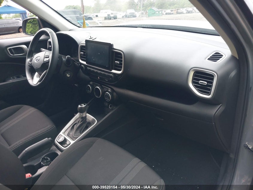 2022 Hyundai Venue Sel VIN: KMHRC8A31NU137739 Lot: 39520154