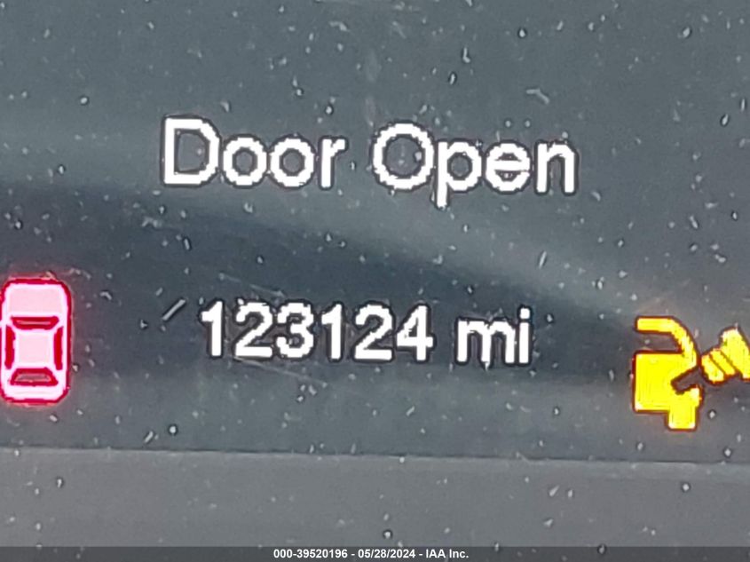 2015 Jeep Cherokee Latitude VIN: 1C4PJMCB7FW749304 Lot: 39520196