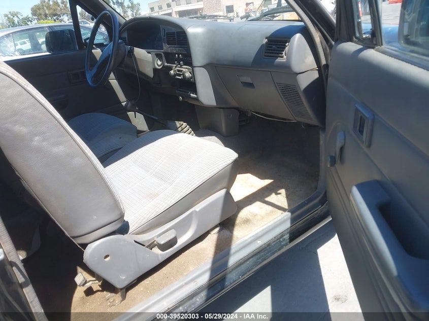 1990 Toyota Pickup 1/2 Ton Ex Lng Whlbse Dlx VIN: JT4VN93D2L5010322 Lot: 39520303