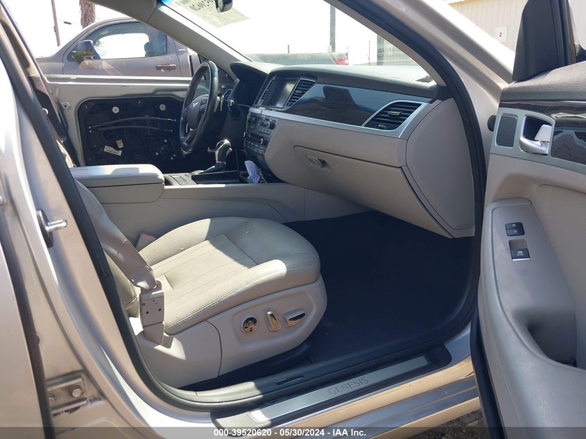 2015 Hyundai Genesis 3.8 VIN: KMHGN4JE7FU043474 Lot: 39520620