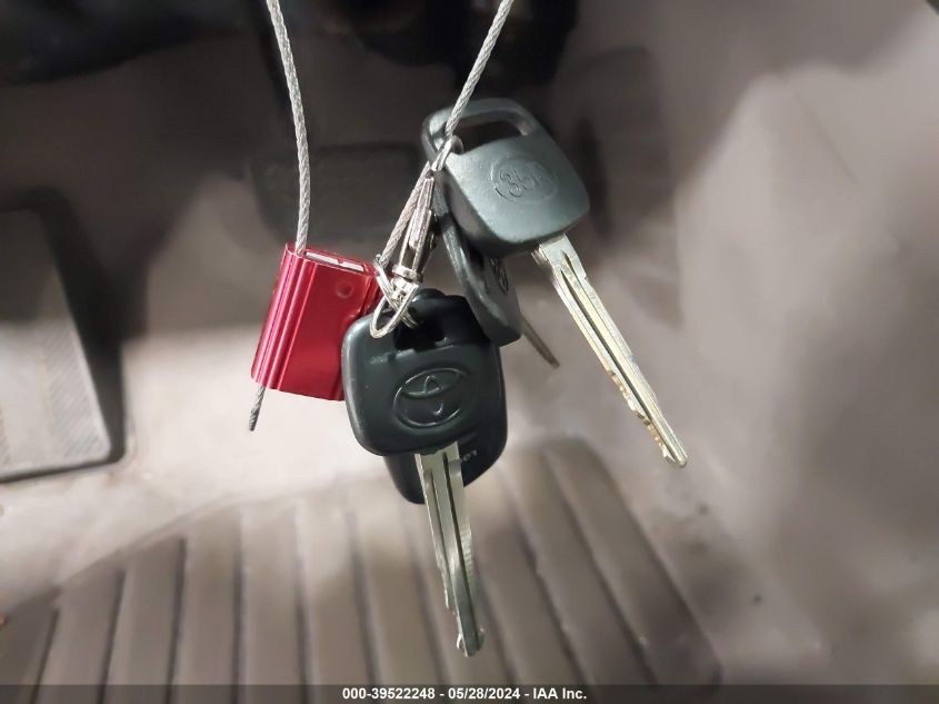 2004 Toyota Camry Le VIN: 4T1BE32K04U924443 Lot: 39522248