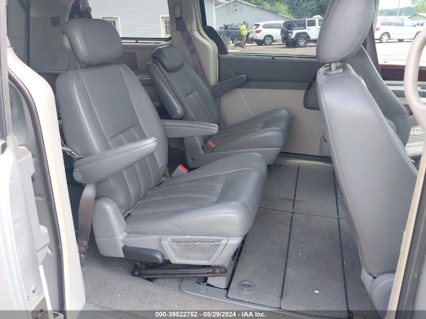 2010 Chrysler Town & Country Touring VIN: 2A4RR5D18AR110311 Lot: 39522752