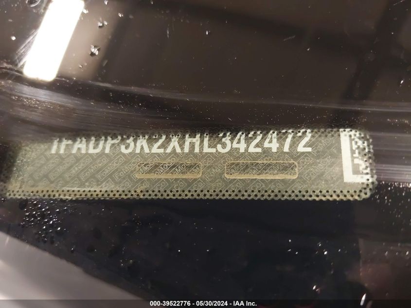 2017 Ford Focus Se VIN: 1FADP3K2XHL342472 Lot: 39522776