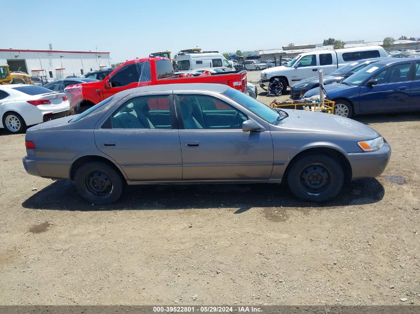 1999 Toyota Camry Ce VIN: 4T1BG22K7XU916655 Lot: 39522801