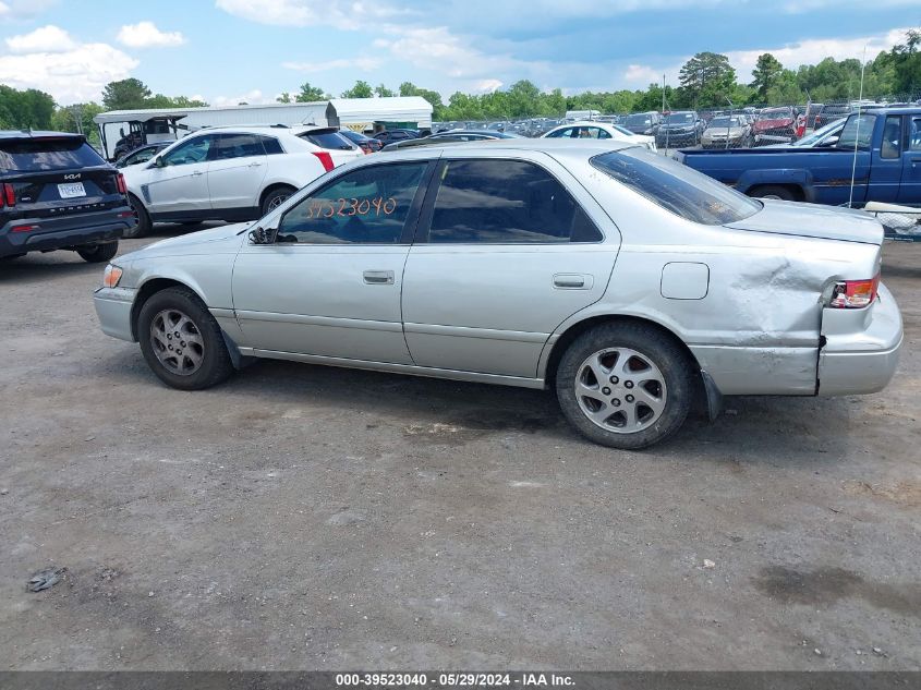 2000 Toyota Camry Le V6 VIN: 4T1BF22K9YU095806 Lot: 39523040