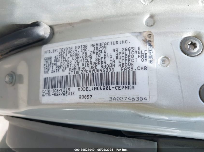 2000 Toyota Camry Le V6 VIN: 4T1BF22K9YU095806 Lot: 39523040