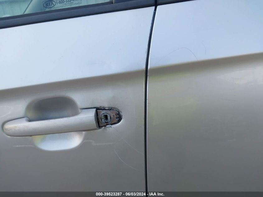 2012 Kia Soul + VIN: KNDJT2A66C7411800 Lot: 39523287