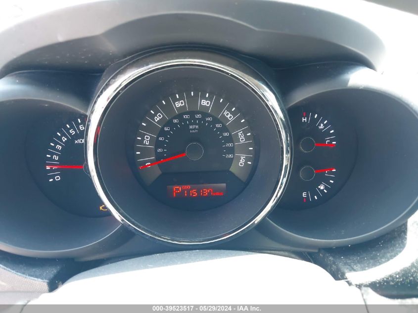 2011 Kia Soul + VIN: KNDJT2A23B7706302 Lot: 39523517