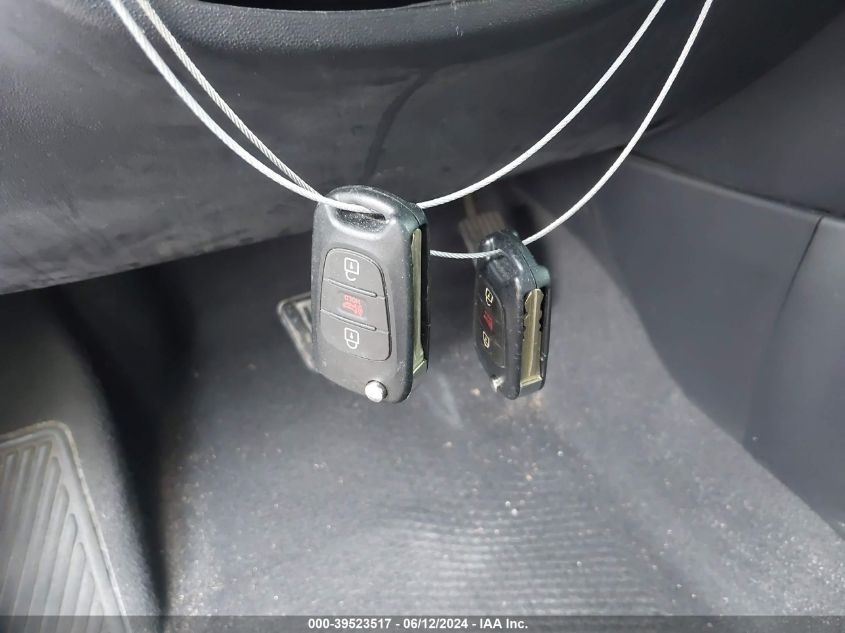 2011 Kia Soul + VIN: KNDJT2A23B7706302 Lot: 39523517