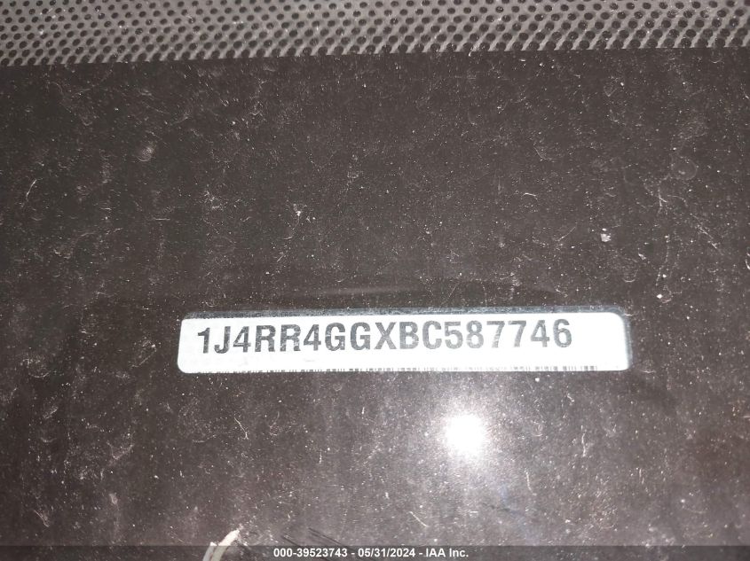 2011 Jeep Grand Cherokee Laredo VIN: 1J4RR4GGXBC587746 Lot: 39523743