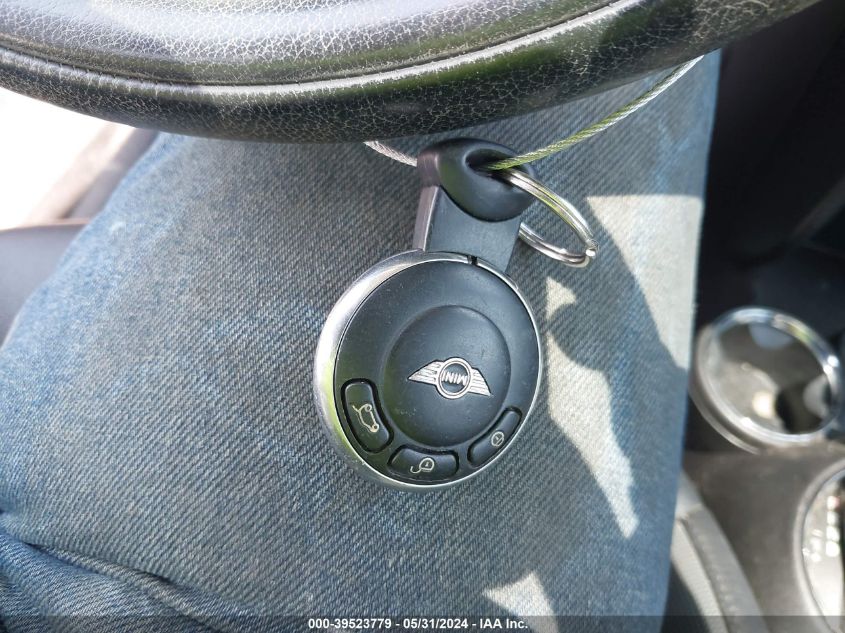 2008 Mini Cooper S VIN: WMWMF73528TV39422 Lot: 39523779