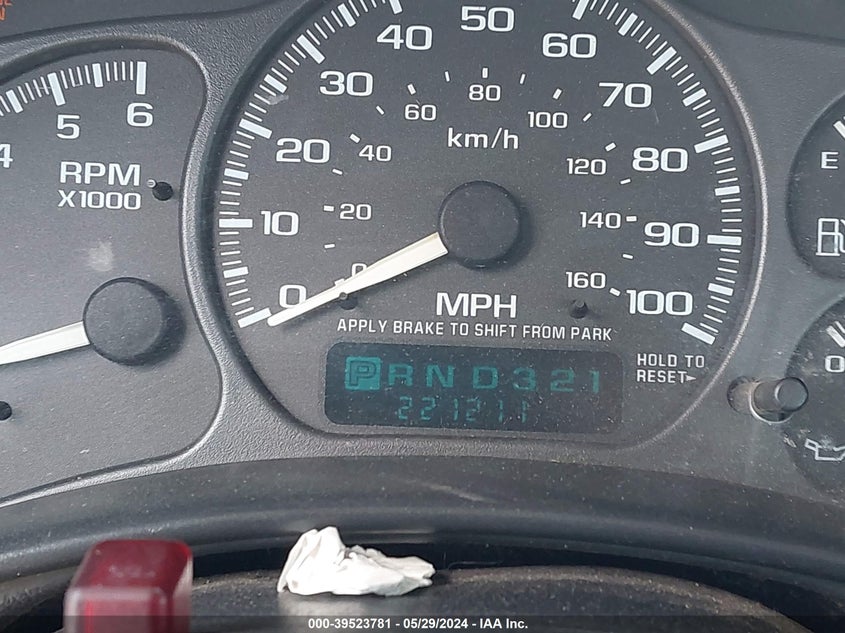 2001 Chevrolet Silverado 1500 VIN: 1GCEC14W61Z200198 Lot: 39523781