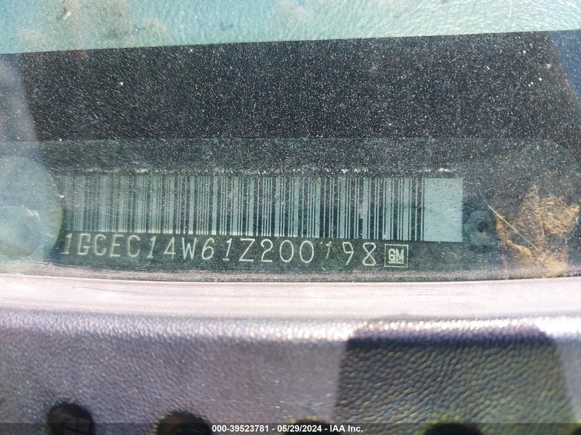 2001 Chevrolet Silverado 1500 VIN: 1GCEC14W61Z200198 Lot: 39523781