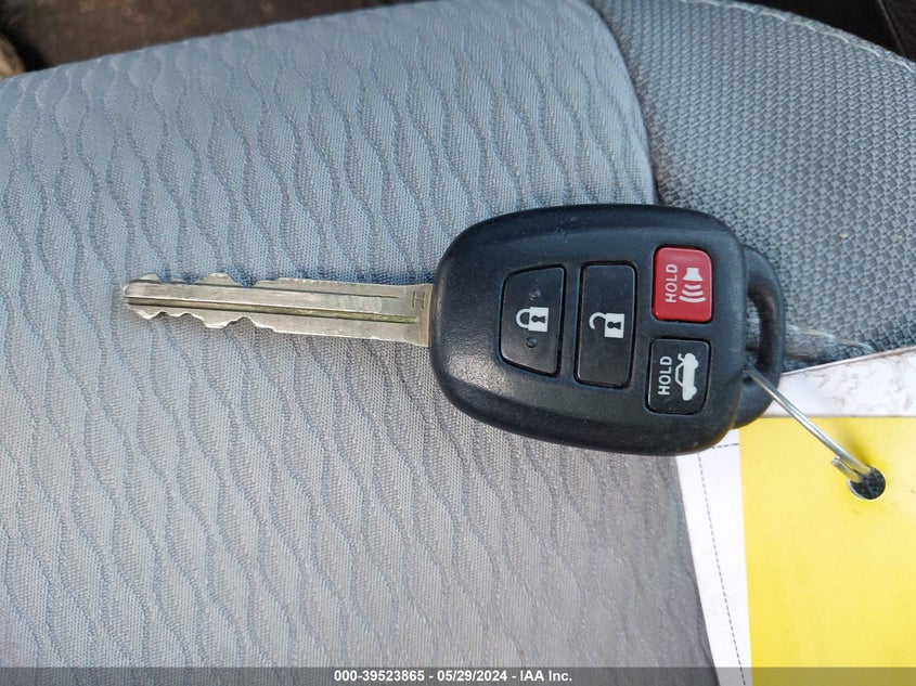 2014 Toyota Corolla Le VIN: 2T1BURHE4EC208171 Lot: 39523865