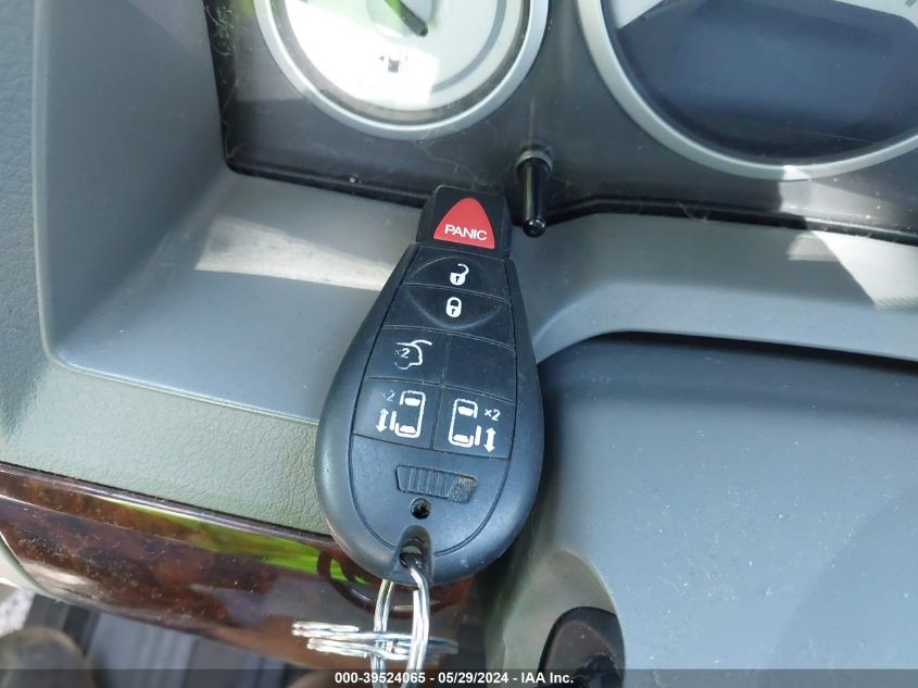 2010 Chrysler Town & Country Touring VIN: 2A4RR5D17AR414178 Lot: 39524065