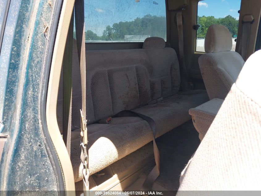 1995 Chevrolet Gmt-400 C1500 VIN: 2GCEC19K2S1207231 Lot: 39524084