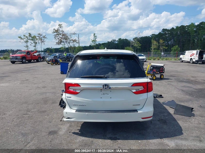 2018 Honda Odyssey Touring VIN: 5FNRL6H83JB002775 Lot: 39524117