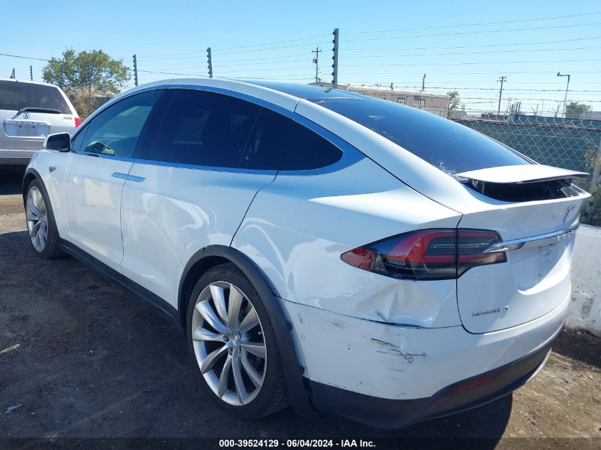 2016 Tesla Model X 60D/70D/75D/90D/P100D VIN: 5YJXCBE27GF009141 Lot: 39524129