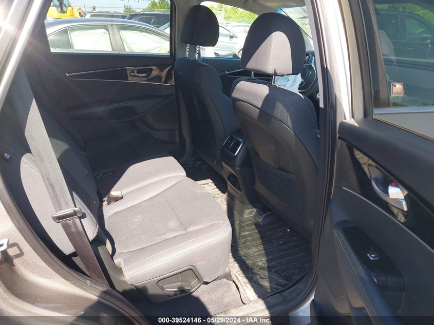 2019 Kia Sorento 3.3L Lx VIN: 5XYPGDA57KG440211 Lot: 39524146