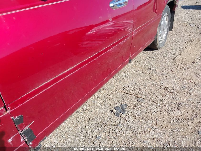 1999 Lincoln Town Car Signature VIN: 1LNHM82W1XY673121 Lot: 39524261