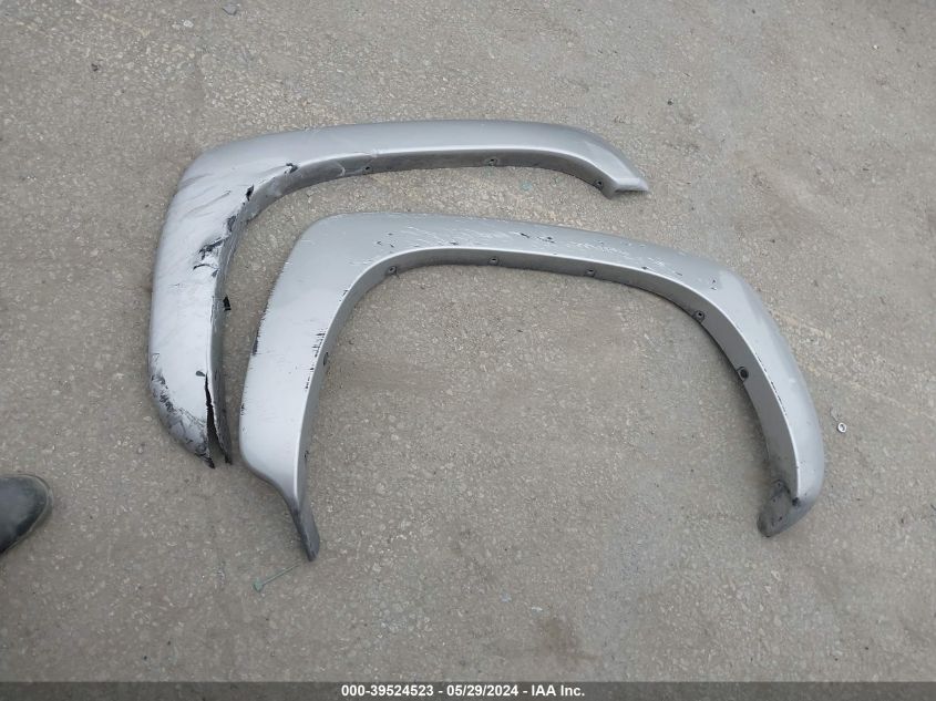 2004 Chevrolet Suburban 1500 Ls VIN: 3GNEC16T74G267505 Lot: 39524523