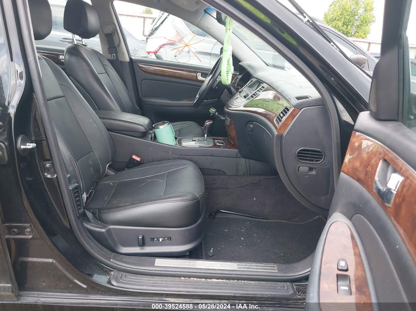 2011 Hyundai Genesis 3.8 VIN: KMHGC4DEXBU115733 Lot: 39524588