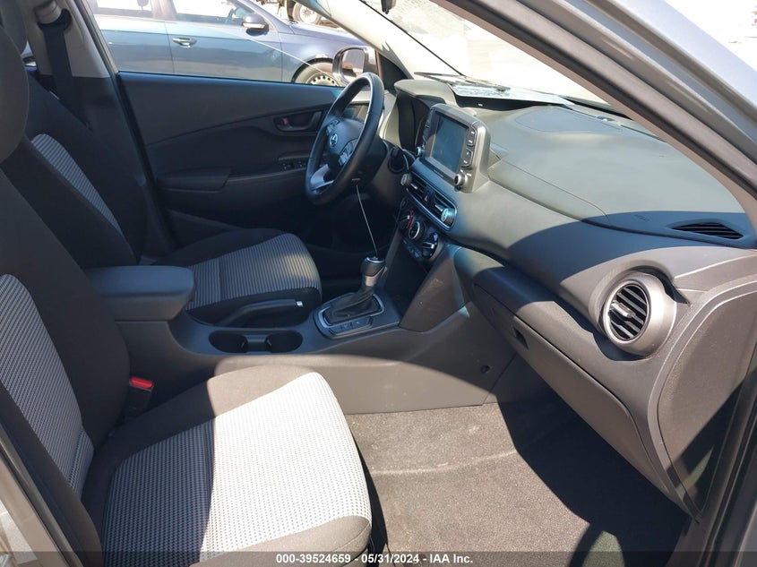 VIN KM8K22AA3MU701681 2021 HYUNDAI KONA SEL