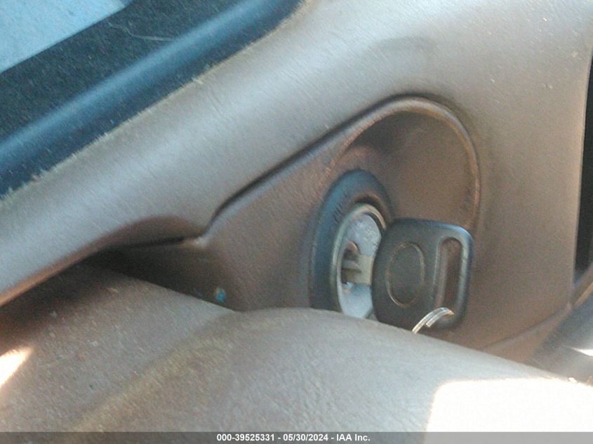 2000 Toyota Camry Le VIN: 4T1BG22K9YU635202 Lot: 39525331